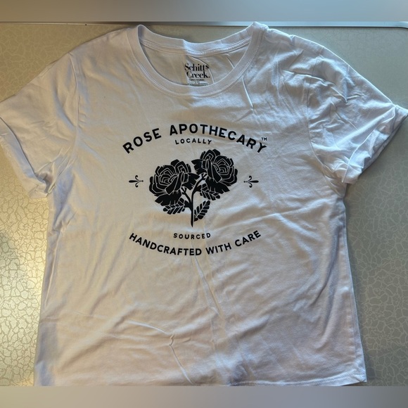 Schittt$ Creek | ladies Rose Apothecary t-shirt. Size: L/G - Picture 8 of 9